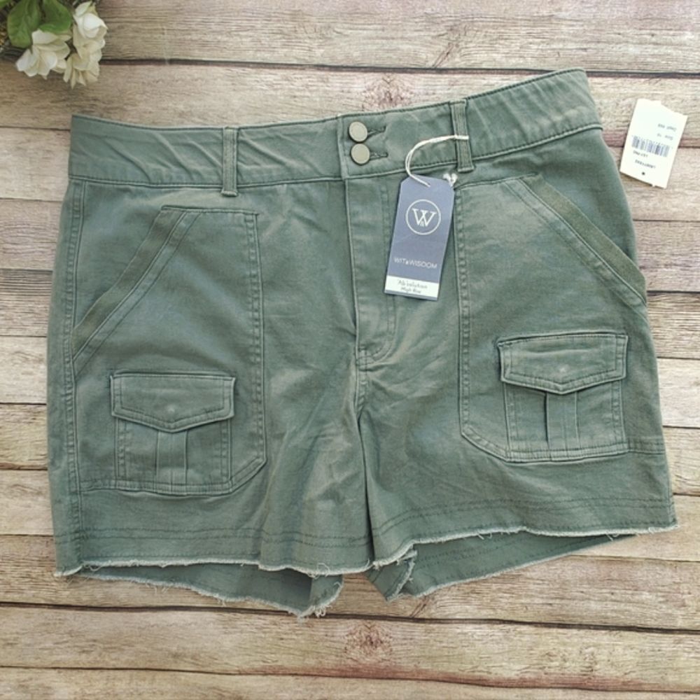 Wit & Wisdom Absolution Frayed High Rise Green Shorts Size 14 NWT - Picture 2 of 8